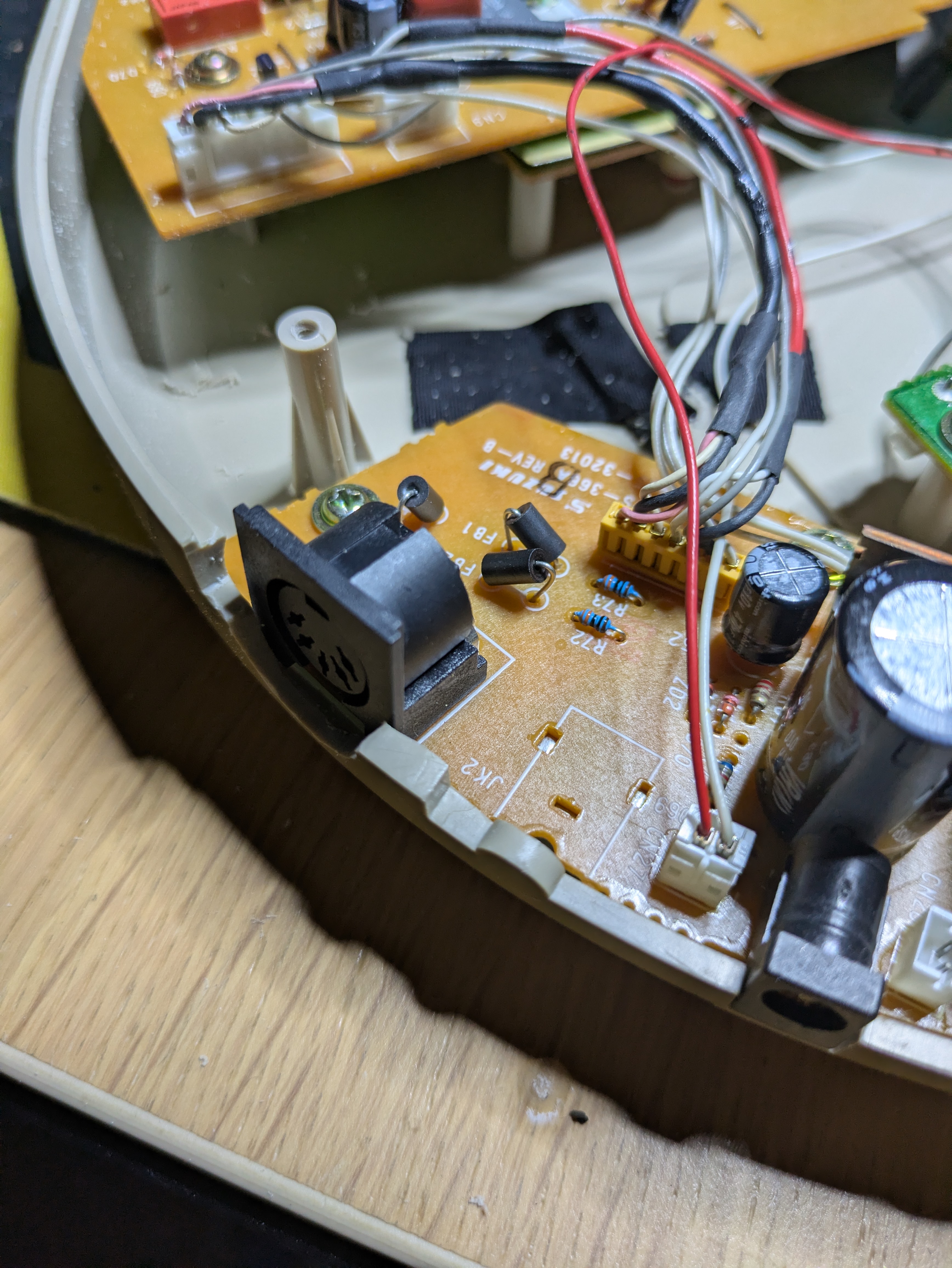 Populated section of OM-100 MIDI
